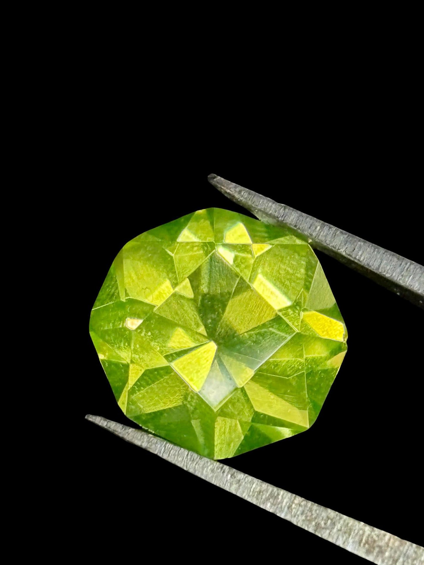Uranium Glass (Faceted Gemstone) | Yellow 80130 Vaseline Glass | Glows in The Dark | Handmade Polished Gem For Jewelry Making, DIY Crafts
