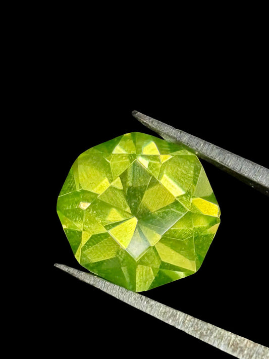 Uranium Glass (Faceted Gemstone) | Yellow 80130 Vaseline Glass | Glows in The Dark | Handmade Polished Gem For Jewelry Making, DIY Crafts