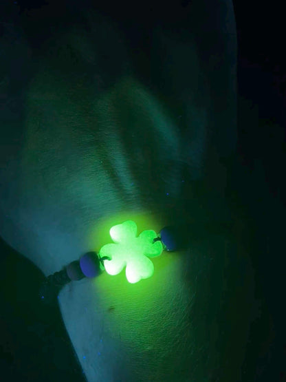 Glowing Four-Leaf Clover Bracelet | Green Fluorescent Nature Hand Jewelry | Glows In The Dark | Beautiful Phosphorous Jewelry