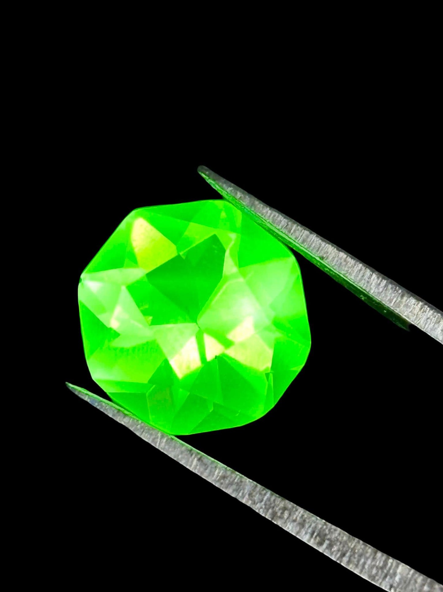 Uranium Glass (Faceted Gemstone) | Yellow 80130 Vaseline Glass | Glows in The Dark | Handmade Polished Gem For Jewelry Making, DIY Crafts