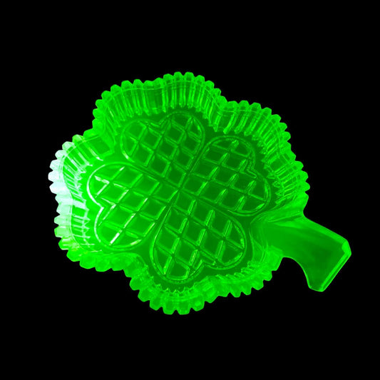 Uranium Glass (Four-Leaf Clover) Lucky Jewelry Box | Decorative Yellow Vaseline Trinket Container | It Glows Under UV Light | Vintage Plate