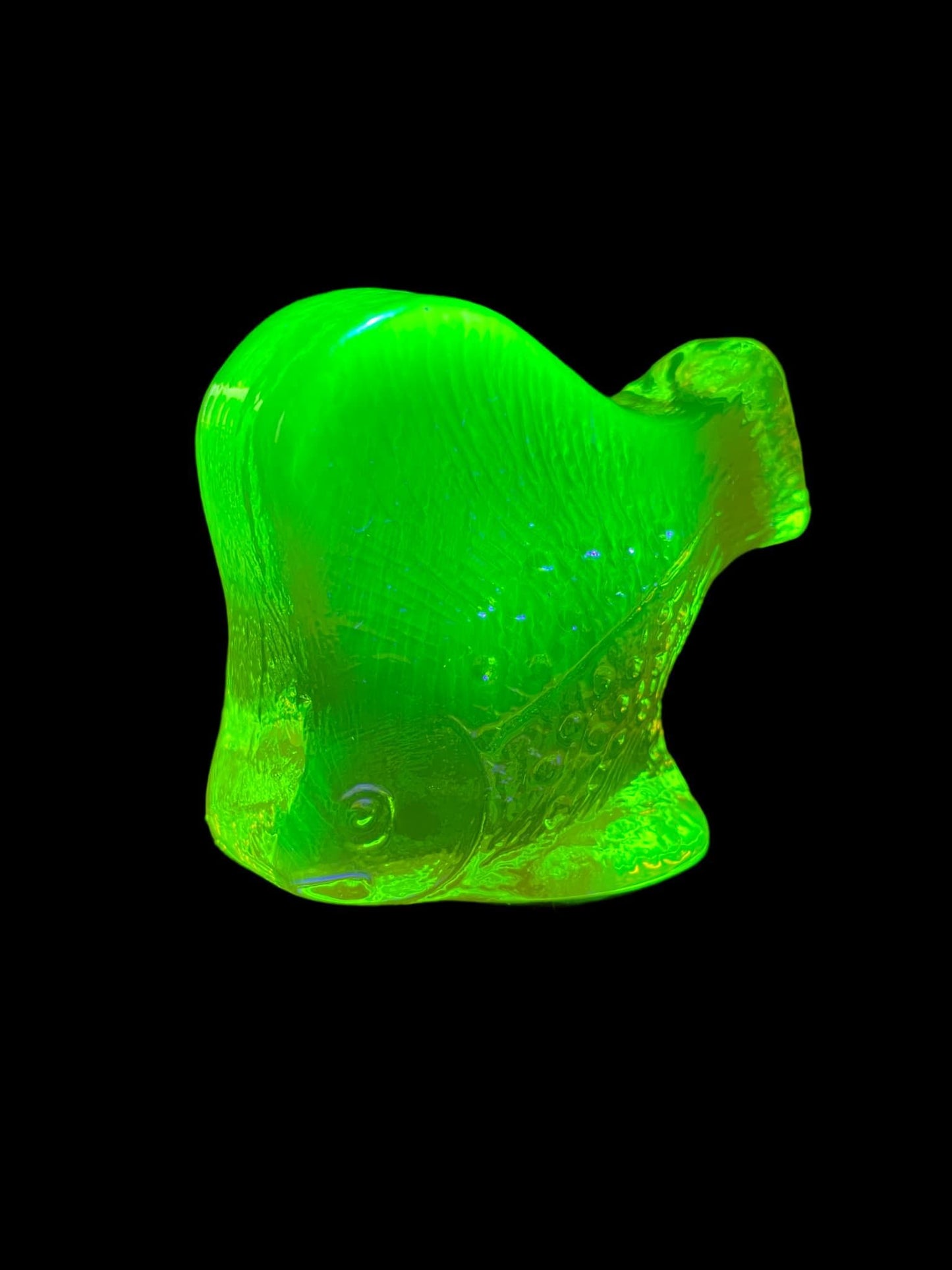 Uranium Glass (Fish) Figurine | UV Glowing Animal | Ocean Fish Statue