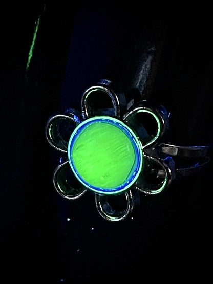 Uranium Glass (Flower) Ring (Adjustable Size) | Yellow Vaseline Jewelry of Daisy Plant | It Glows Green Under UV Light | Dark Silver Bloom